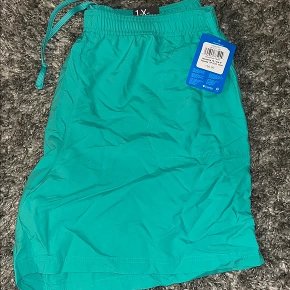 Women’s Columbia Green Shorts - Picture 1 of 3